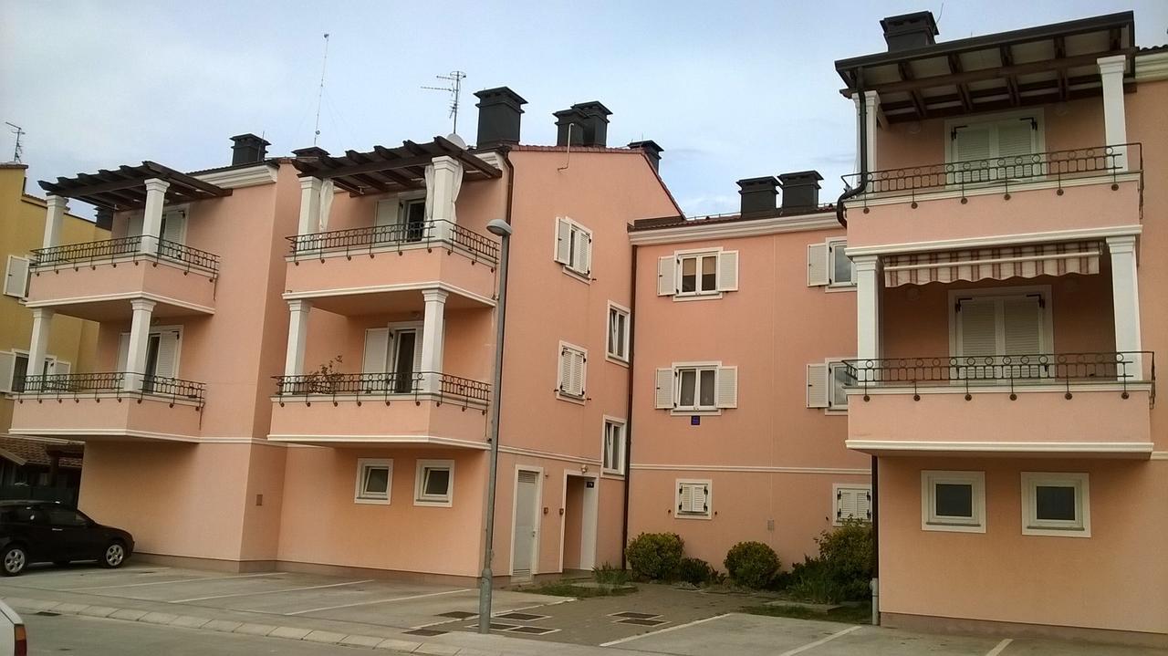 Vile Park Apartment Pula Exterior photo