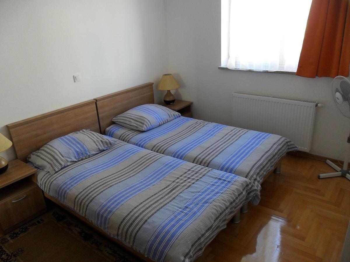 Vile Park Apartment Pula Exterior photo